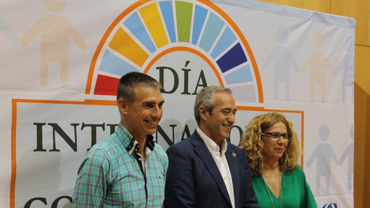 El presidente de Coexphal, Manuel Galdeano, junto al alcalde de Dalías, Francisco Giménez Callejón, y la presidenta de FAECTA, Mª Martirio Castilla Í