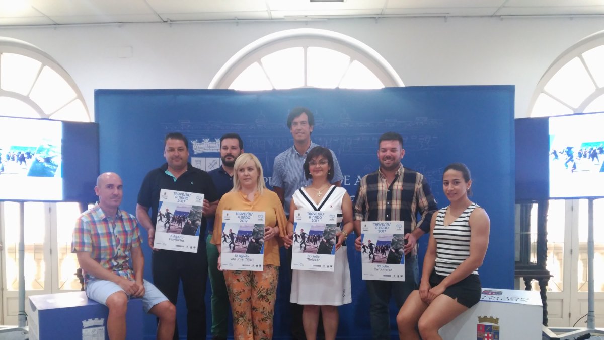 Personalidades de las diferentes instituciones durante la presentación.