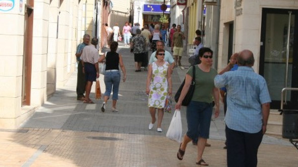 Los comercios de Vera ofrecen hoy multitud de ofertas todo el día.