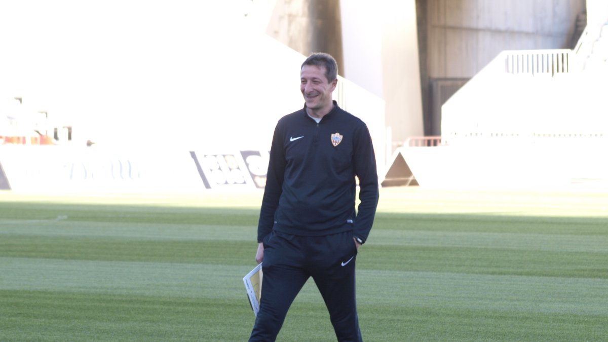 Ramis ya tiene equipo técnico.