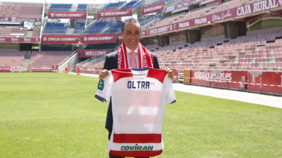 Oltra en su puesta de largo con el Granada.