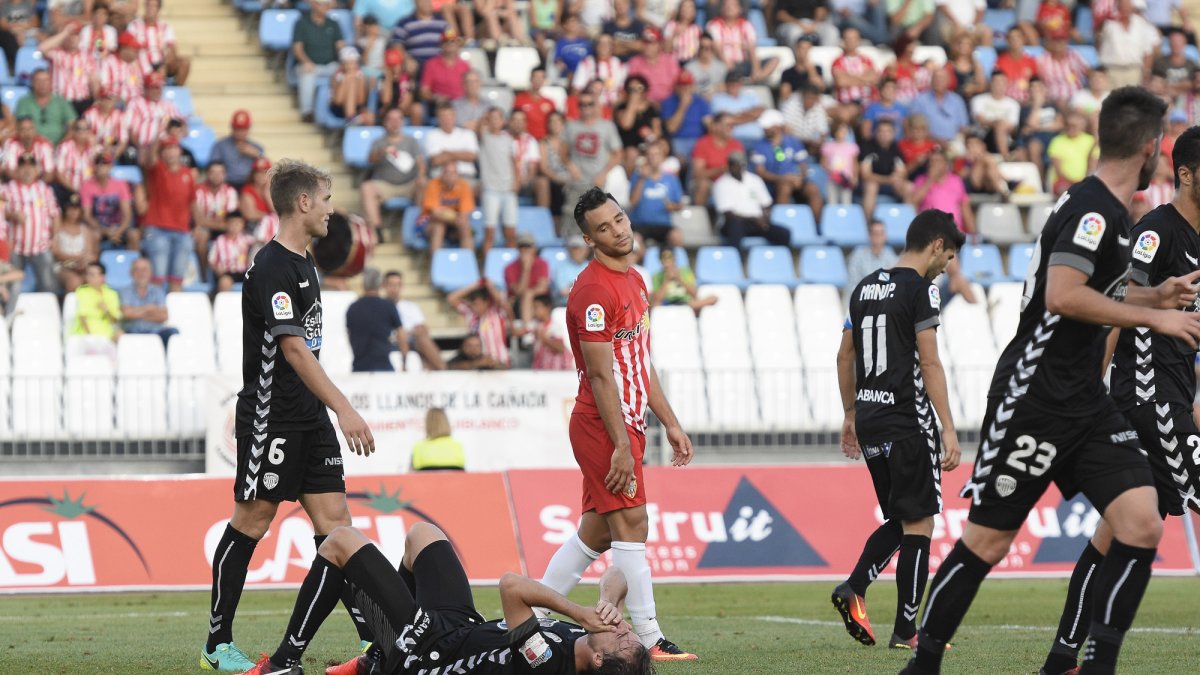Quique en el partido Almería-Lugo.