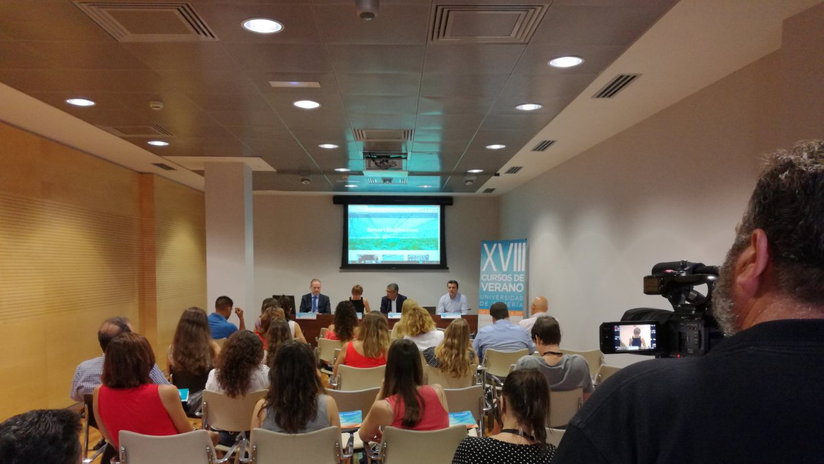 Momento de la inauguración del curso con representantes de UAL, Cajamar y PITA.