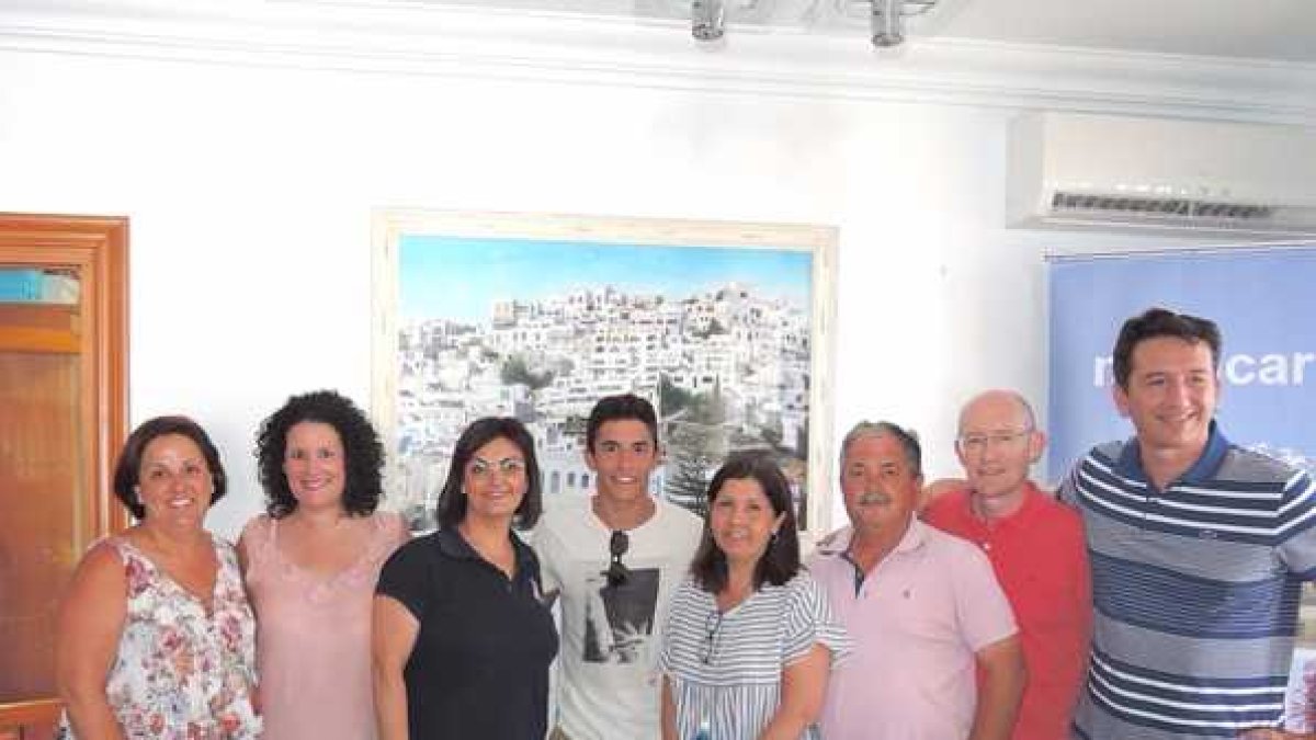 Marc Márquez ha firmado el libro de honor del Ayuntamiento.