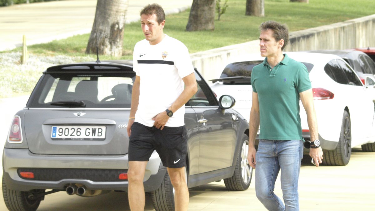 Ramis y Corona rumbo al Anexo.