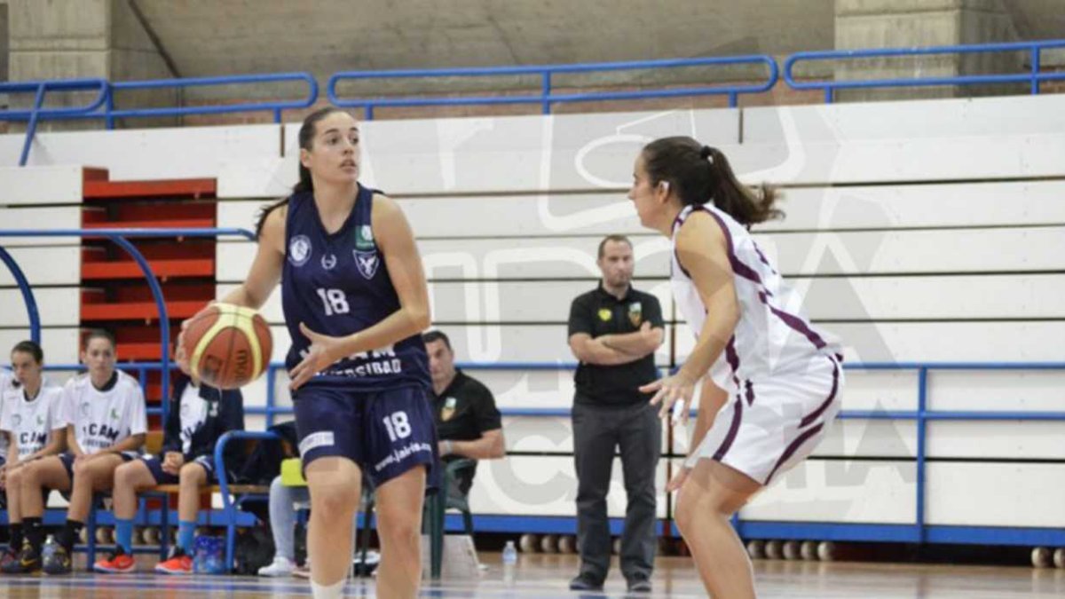 La nueva jugadora del C. B.