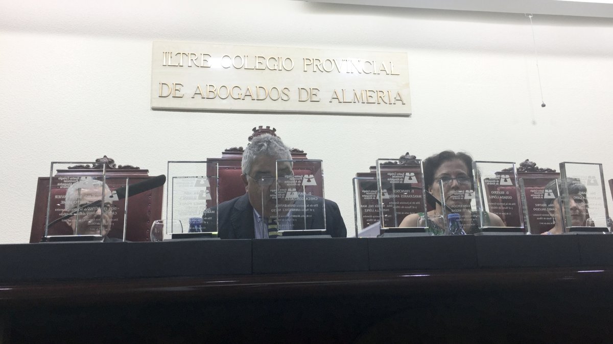 Antonio Pérez Gallegos, José Pascual Pozo, Gracia Fernández y Rita María Sánchez tras los premios