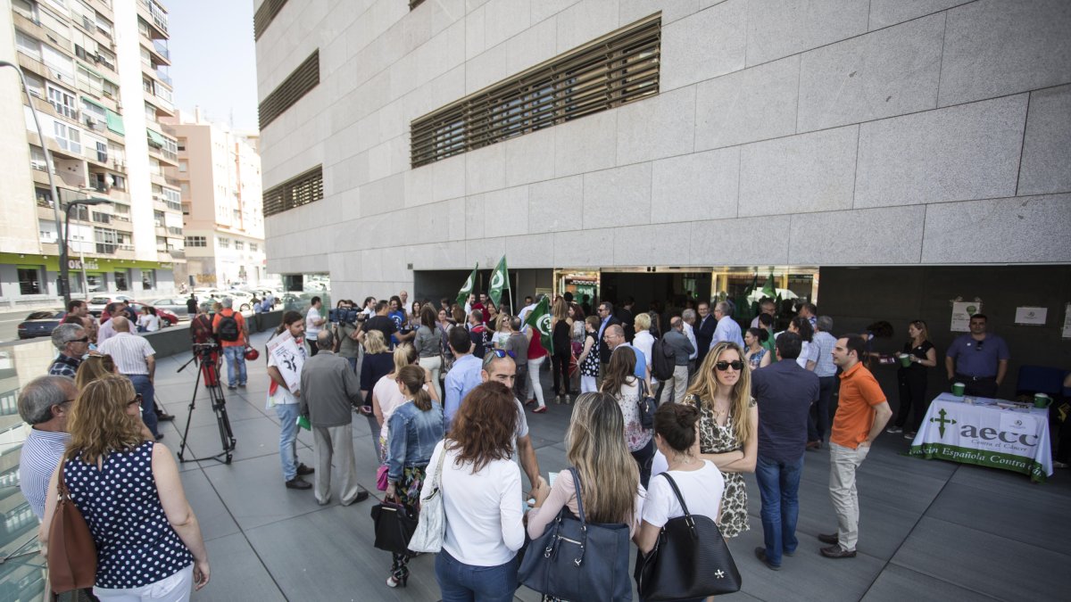 Concentración ante la Ciudad de la Justicia en contra de la creación de juzgados únicos de cláusulas suelo