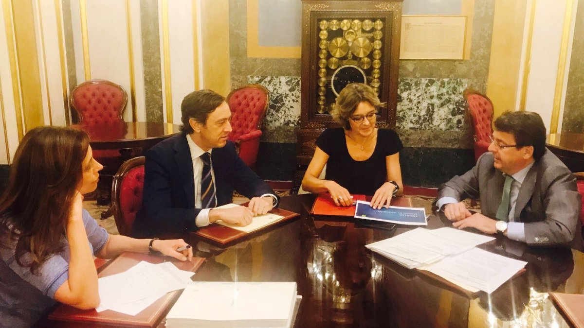 Reunión de la ministra con Hernando y Matarí