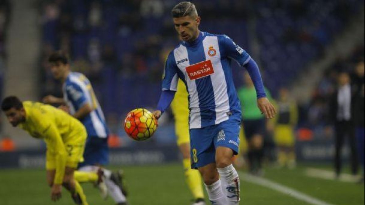 Salva Sevilla es un pelotero de nivel para el Almería.
