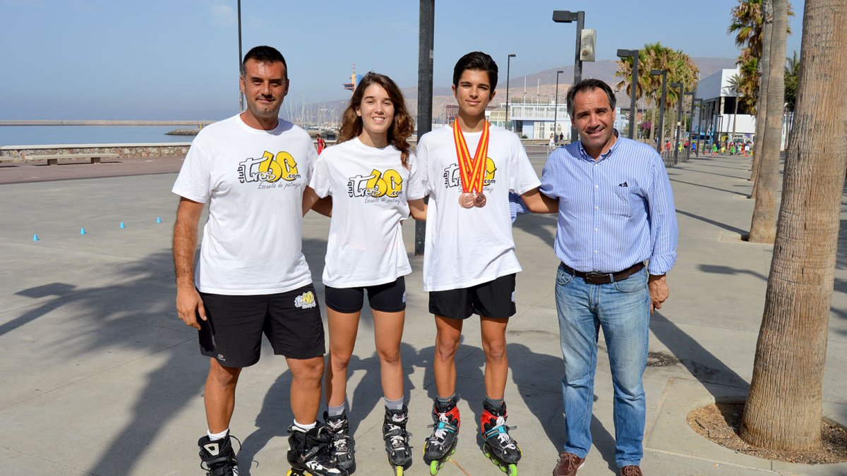 Javier Abad con Celia González, Juan Méndez y Juanjo Segura.