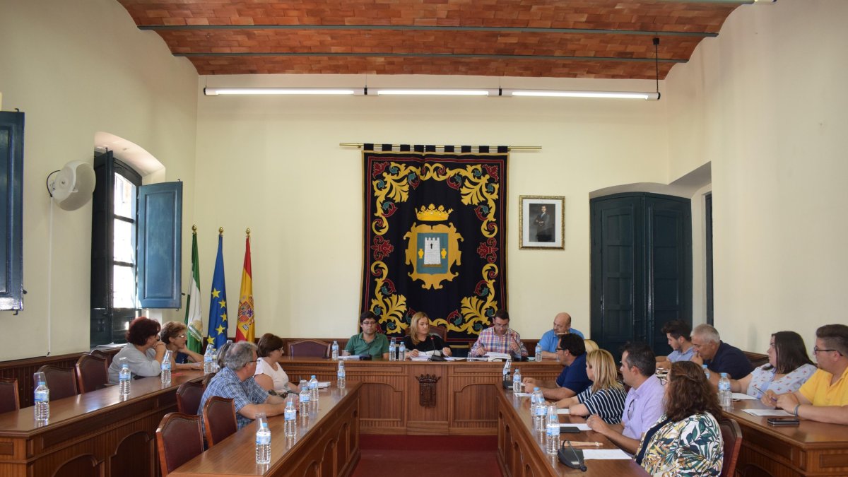 Pleno celebrado en el ayuntamiento de Níjar donde se aprobó el convenio.