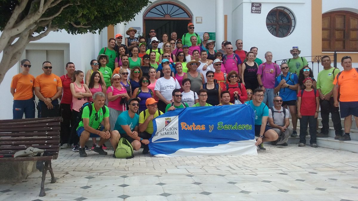 Senderistas en Líjar.
