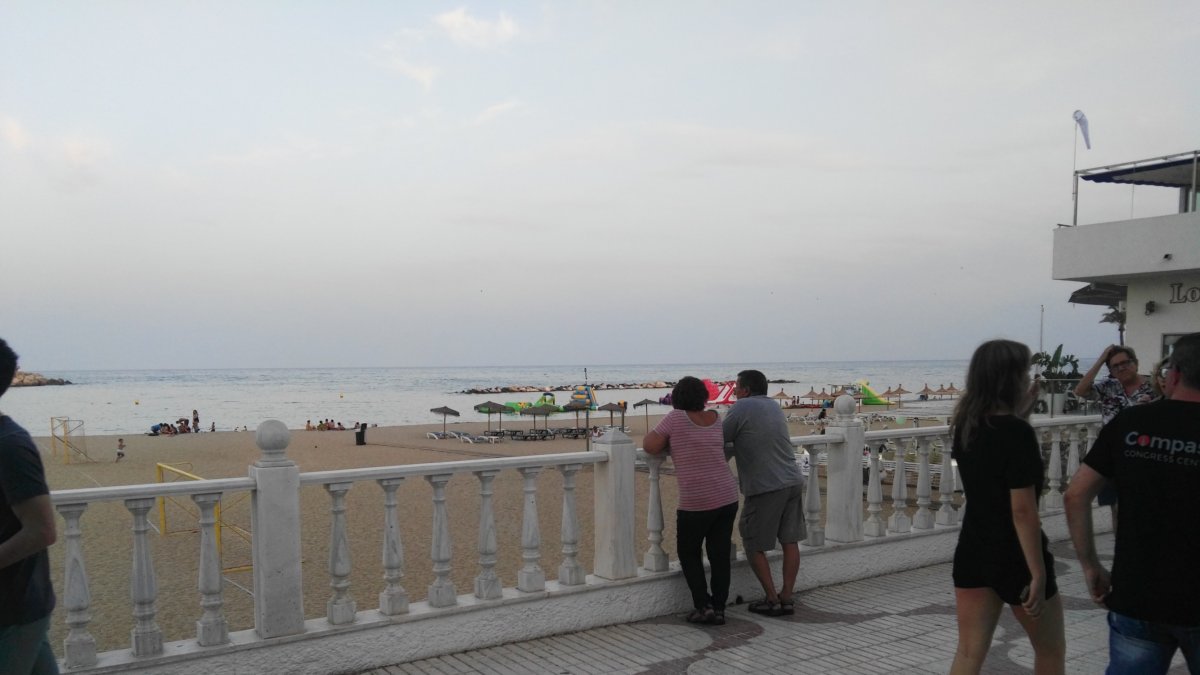 La baranda de mármol del Malecón tiene casi 1.500 metros y más de 30 años.