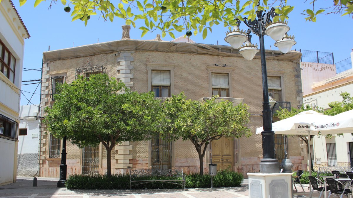 Edificio cedido por la Junta de Andalucía.
