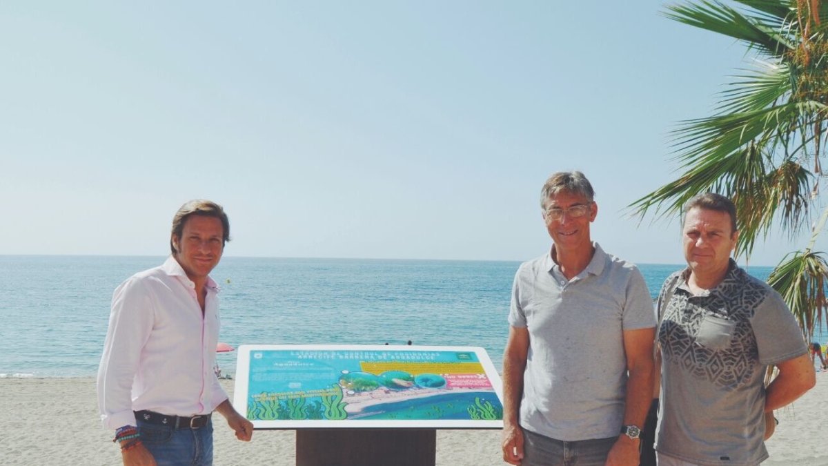 Presentación de la nueva cartelería sobre el arrecife de Posidonia.