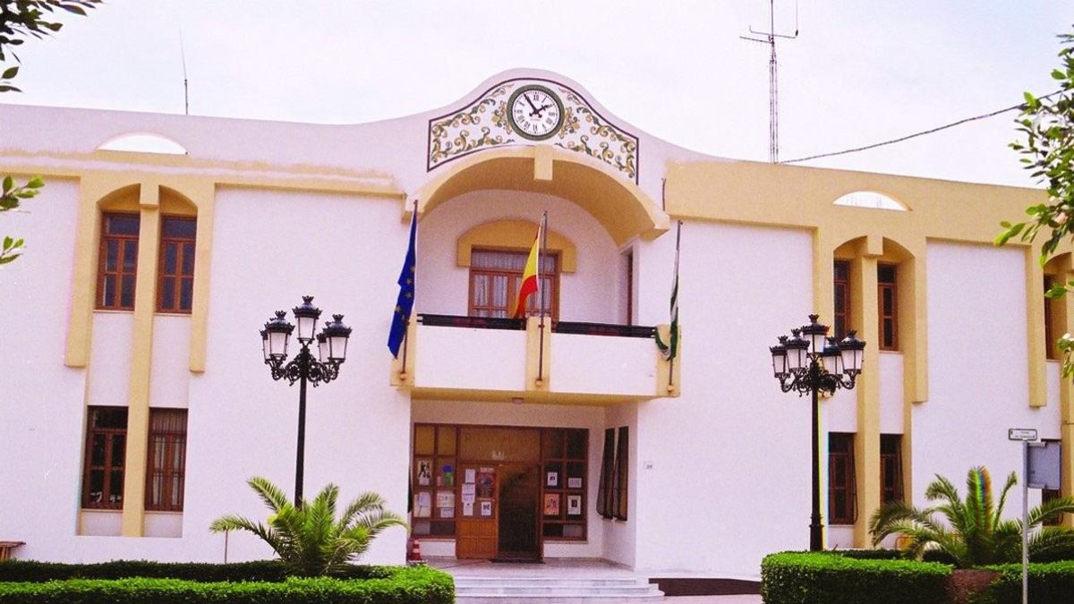 Fachada del Ayuntamiento de Vícar.