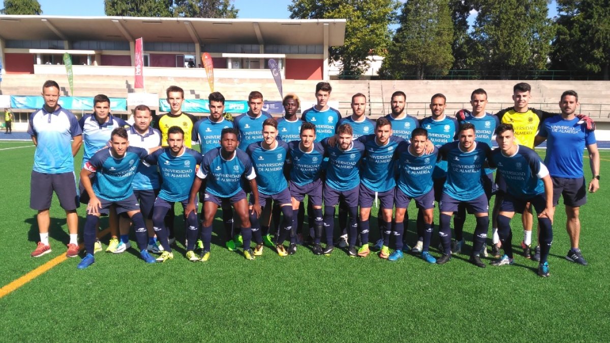 Foto de familia de la UAL.