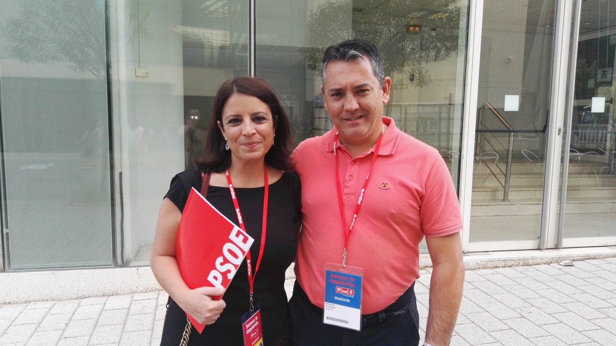 Indalecio Gutiérrez, a la derecha de la foto.