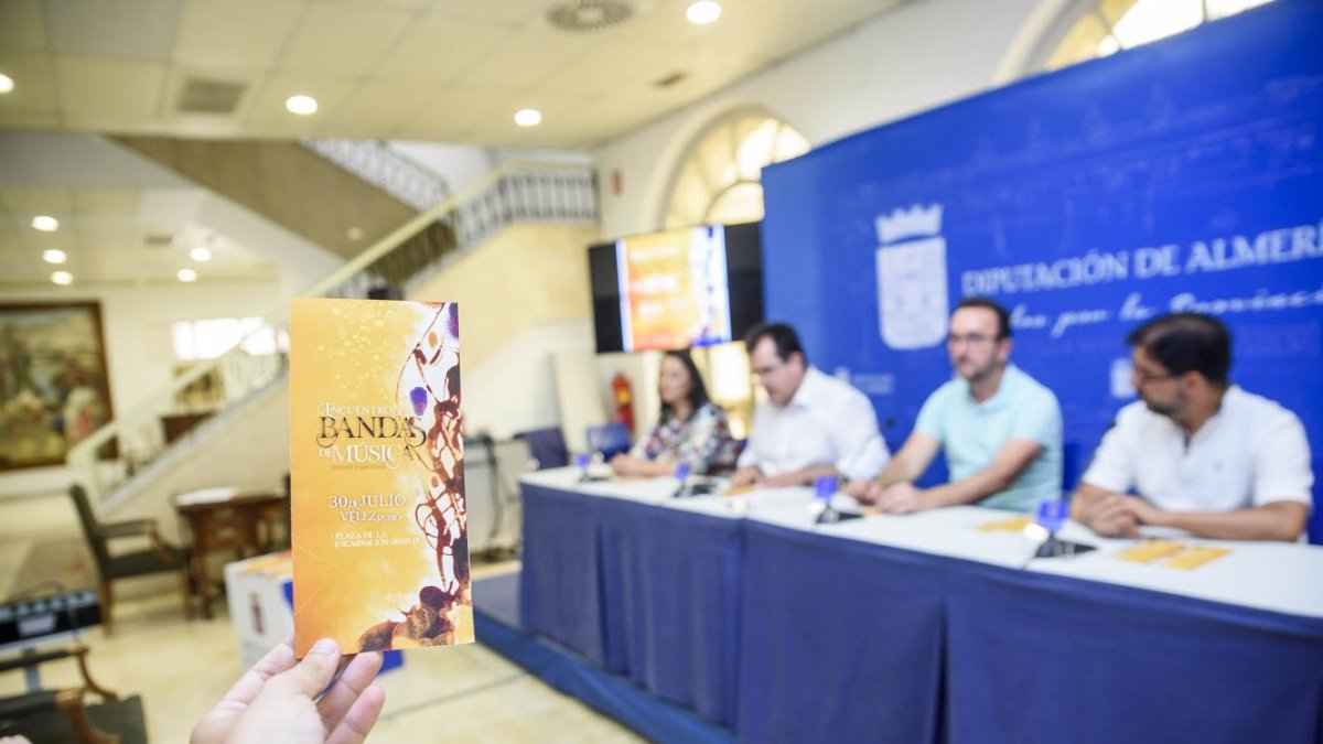 Presentación del encuentro de bandas, ayer en la Diputación.