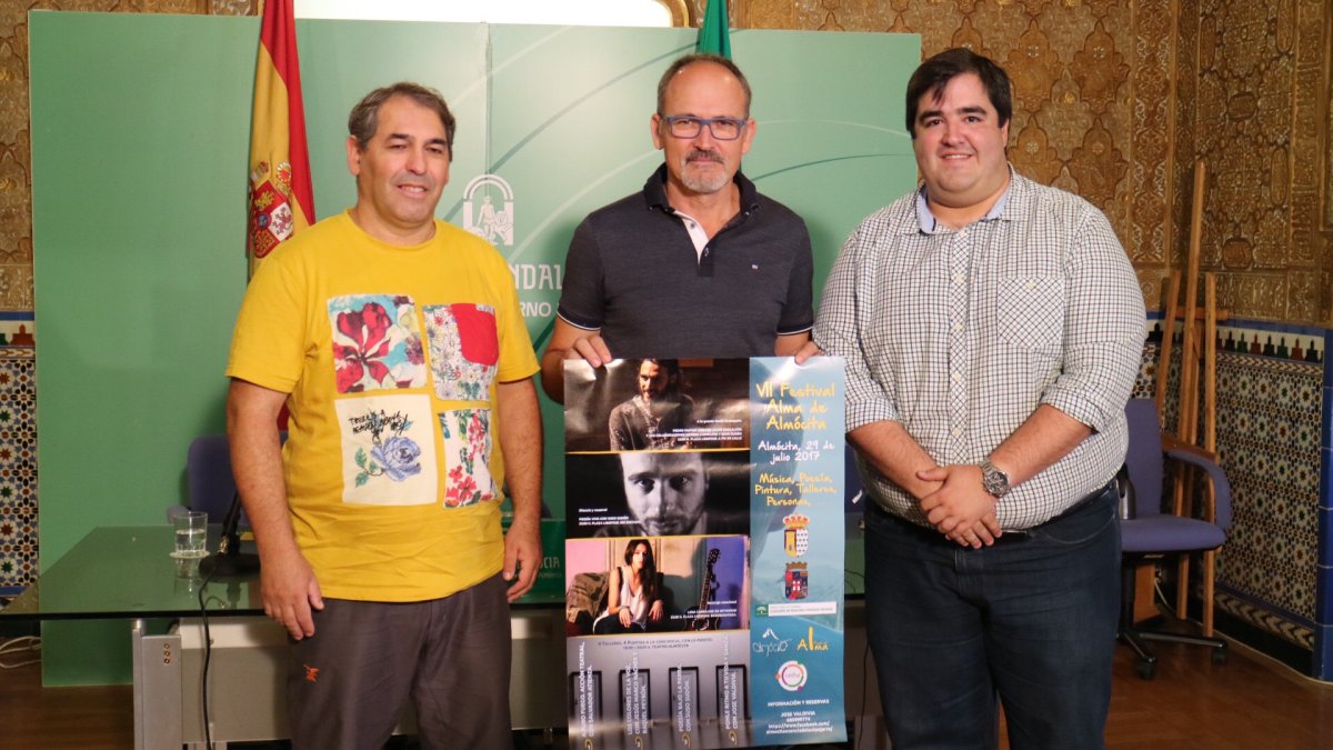El festival fue presentado ayer por José Valdivia, Francisco García y Ramón Soto.