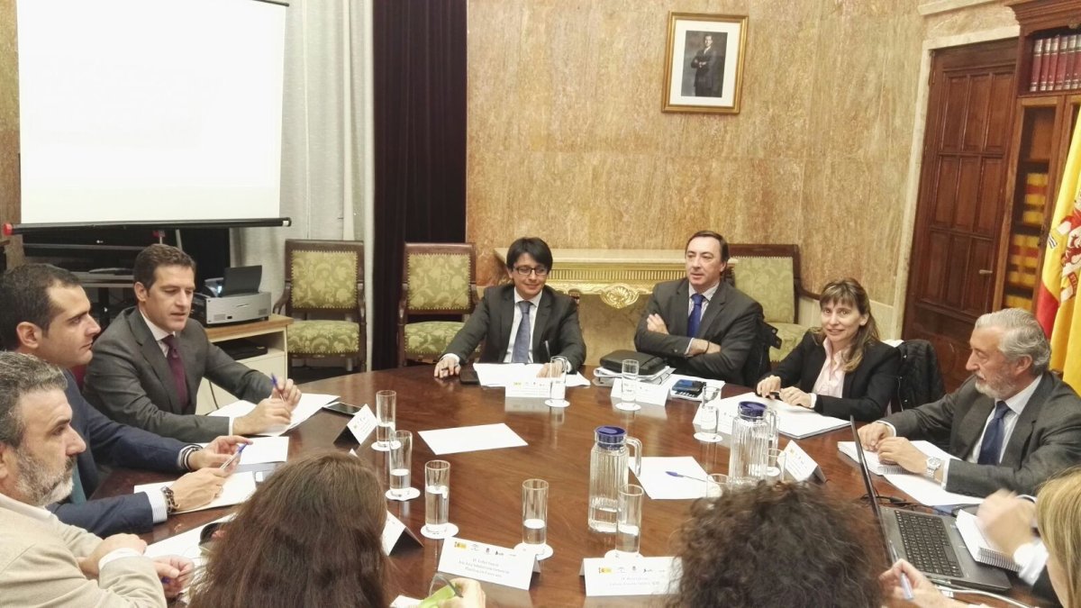 Foto de archivo de la reunión pasada de 