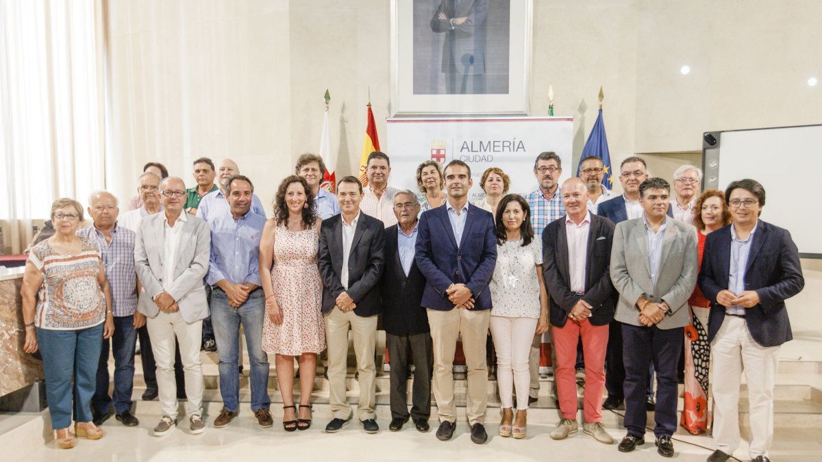 Foto de familia del Consejo Social de la Ciudad
