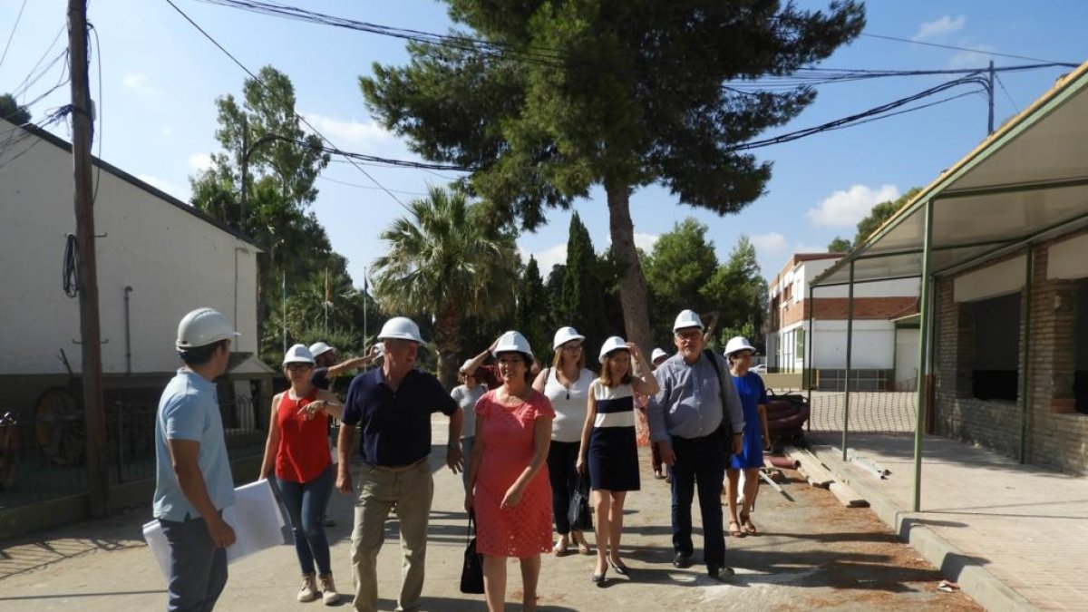 La delegadas durante su visita a los centros de Huércal-Overa.