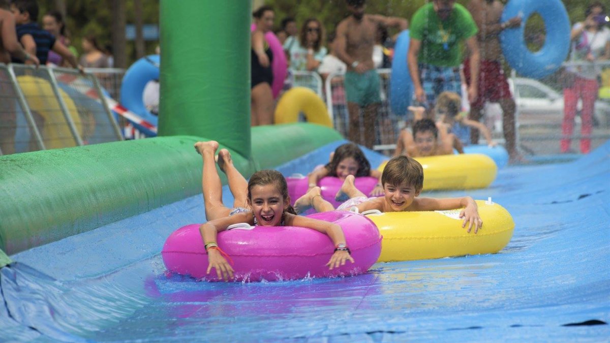 El Super Tobogán Urbano llegará a Almería, El Toyo, los días 12 y 13 de agosto
