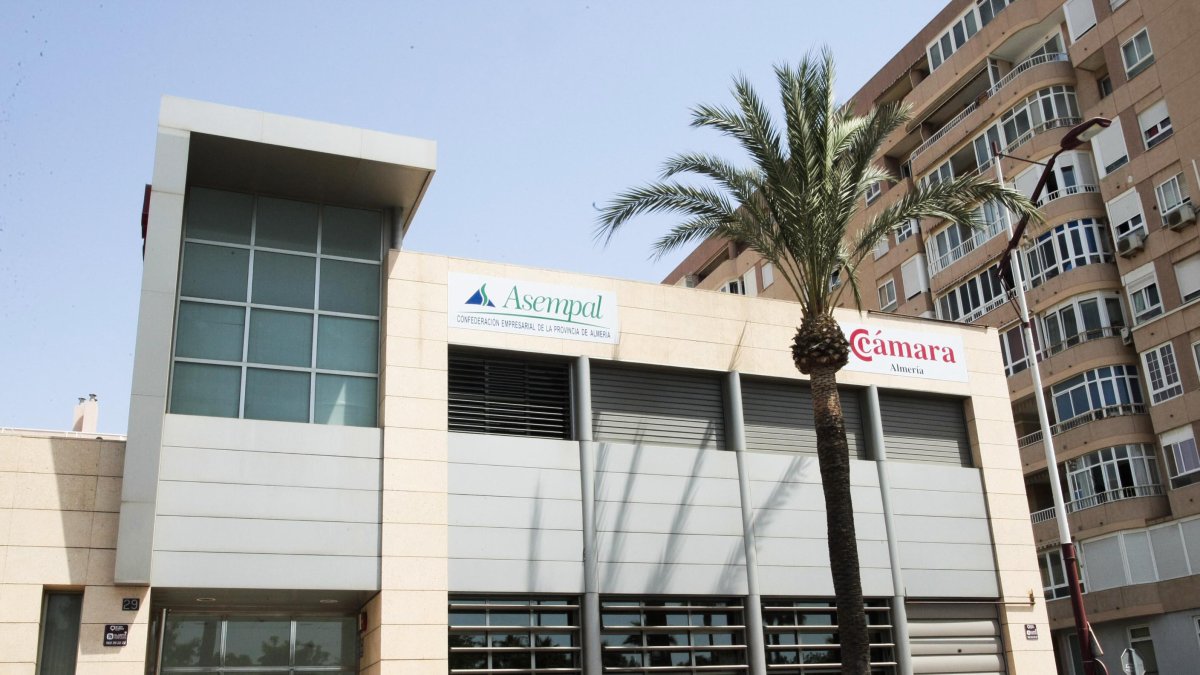 Sede de la Cámara en la Avenida Cabo de Gata