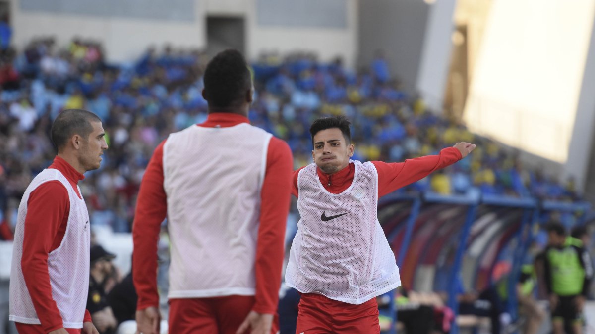 Gaspar, calentando en la banda.