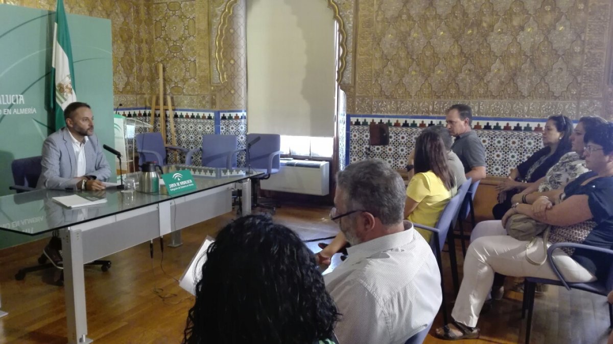 Entrega de reconocimientos del Centro Comercial Abierto de Adra.