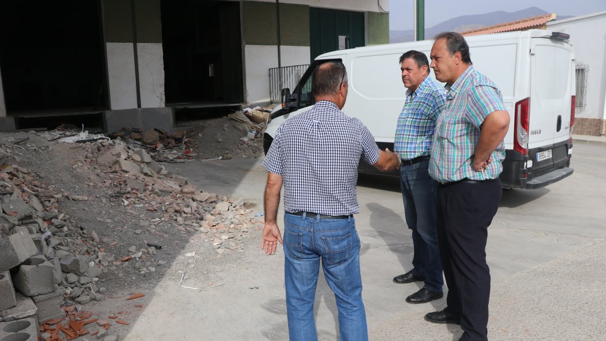 Visita al inicio de las obras en Pampanico.