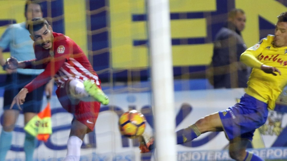 Javi Álamo es un gran extremo derecho.