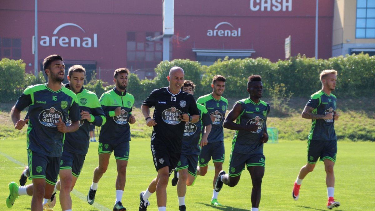 Sergio Pardo en un entrenamiento con el Lugo.