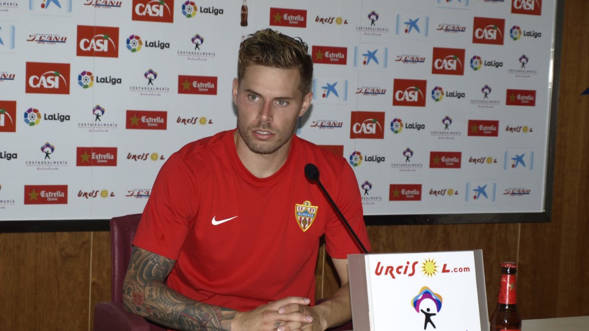 Mandi en rueda de prensa.