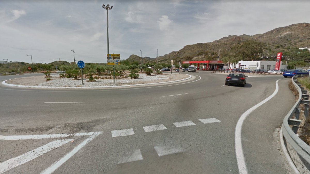 La variante llega actualmente hasta la gasolinera de Los Gurullos, con el primer tramo inaugurado en 2005 (imagen de Google Maps)