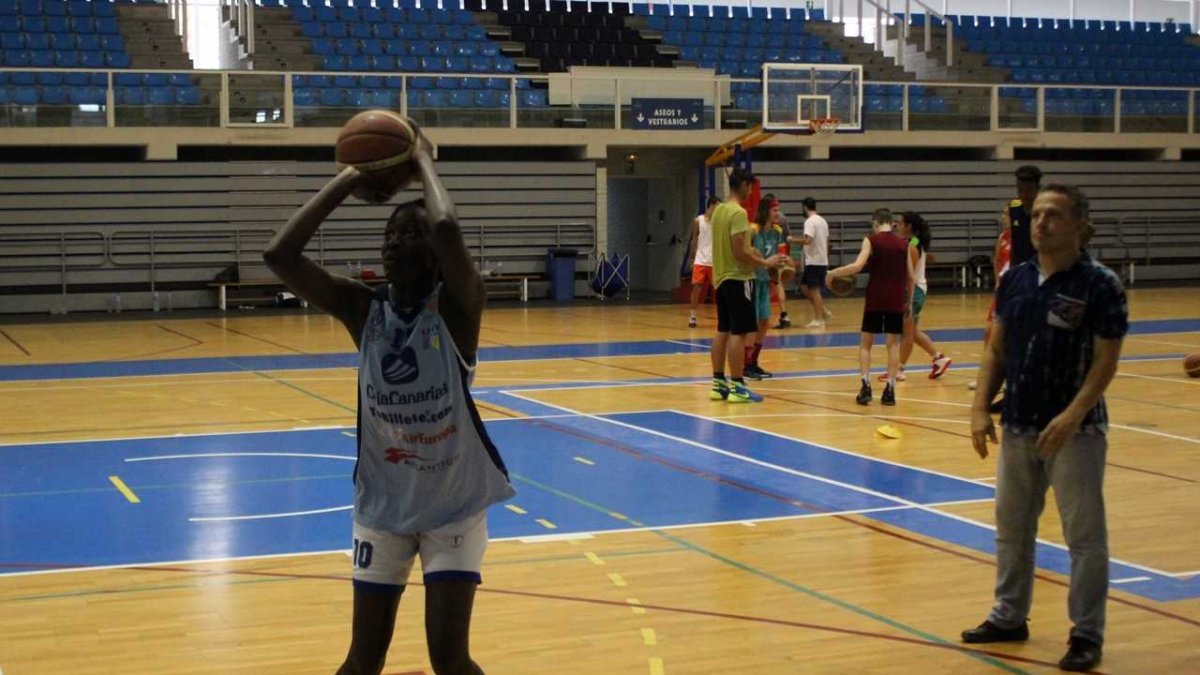 La jugadora ya está trabajando con el grupo.