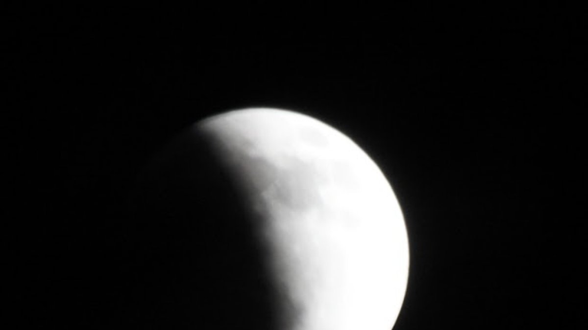 Eclipse parcial de luna.