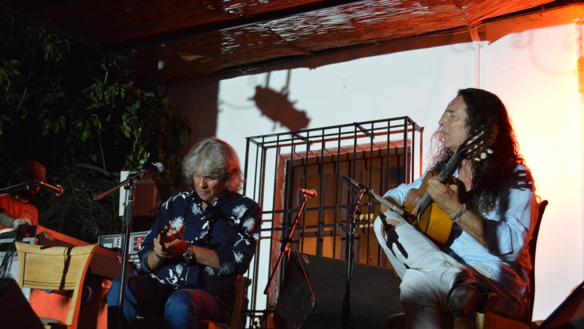 Fondón esperaba la actuación de José Mercé y Tomatito.