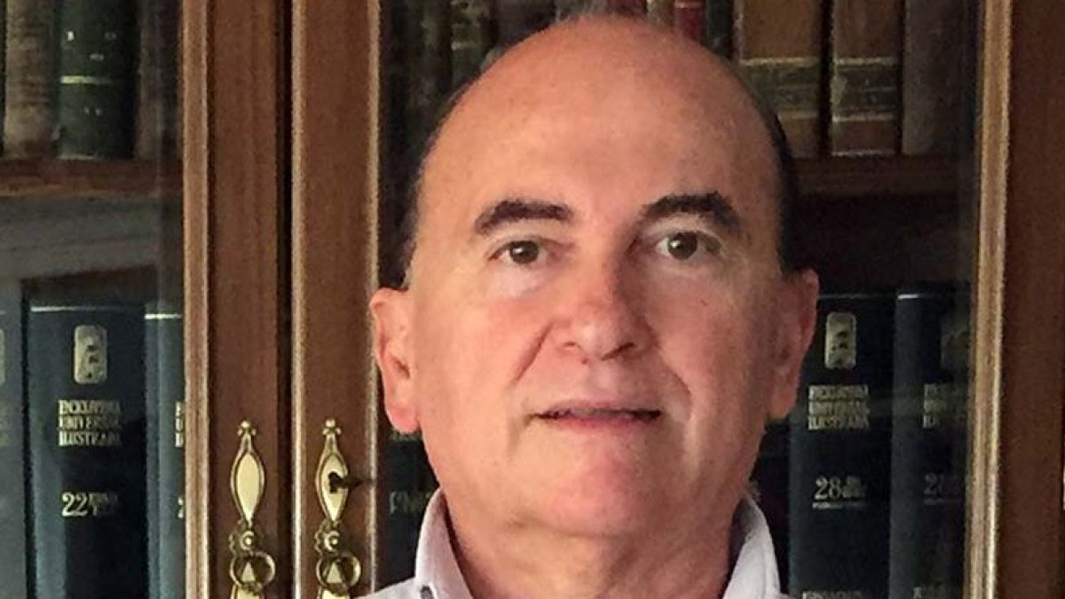 Antonio Llaguno es el autor de la publicación.