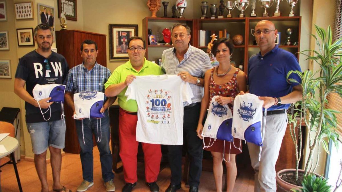 José Juan Rubí con los patrocinadores.