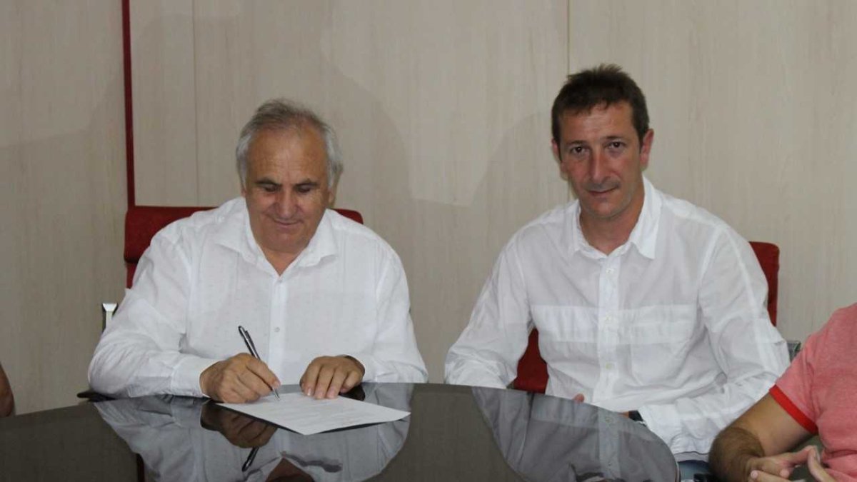 Alfonso García le ha firmado a Ramis a 5 jugadores top para que no sufra.