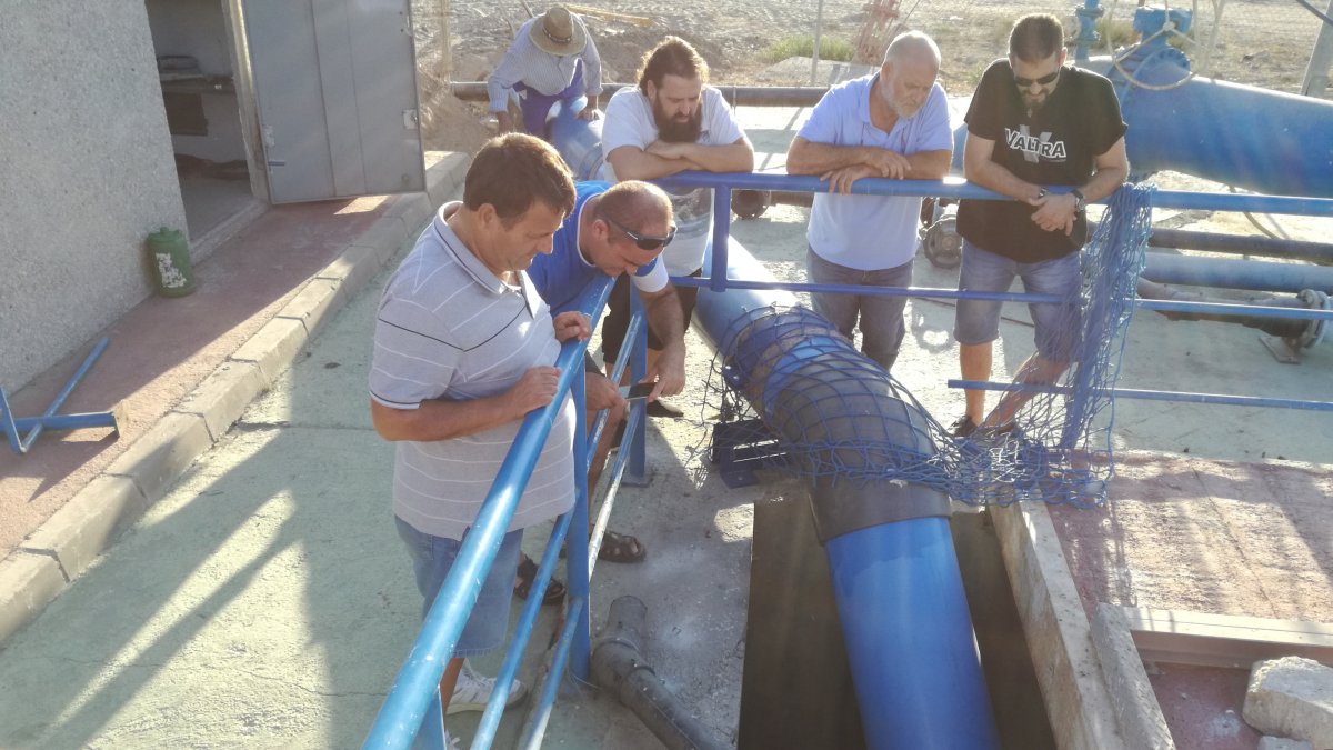 Regantes comprobaron la llegada del agua desalada
