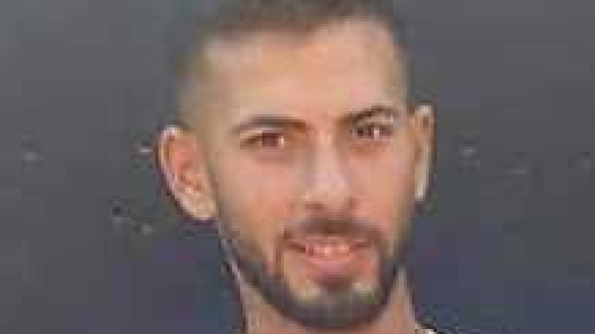 Manuel J. Peñuela, el joven socorrista que salvó la vida de la pequeña.