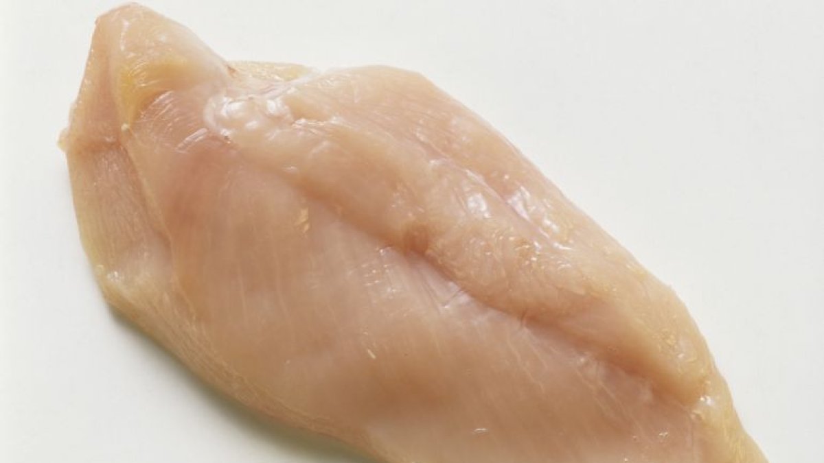 El peor error que cometes al hacer un filete de pollo a la plancha.