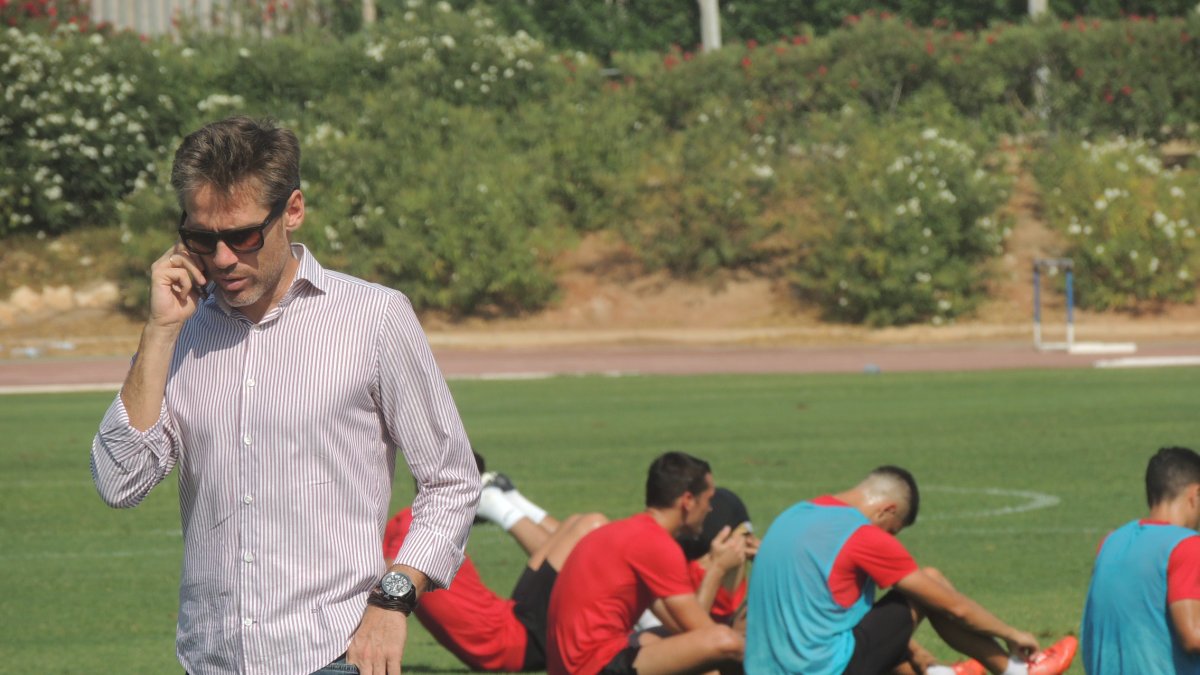 Corona, este jueves en el campo Anexo.