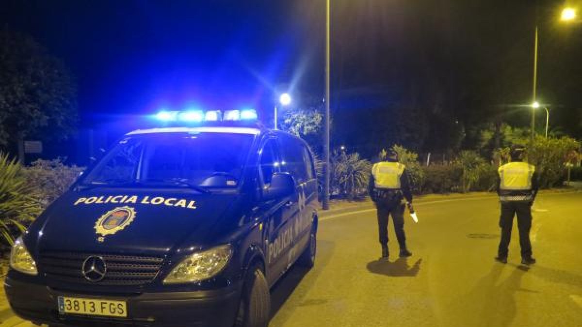 Un control policial en las pasada Feria de Almería.