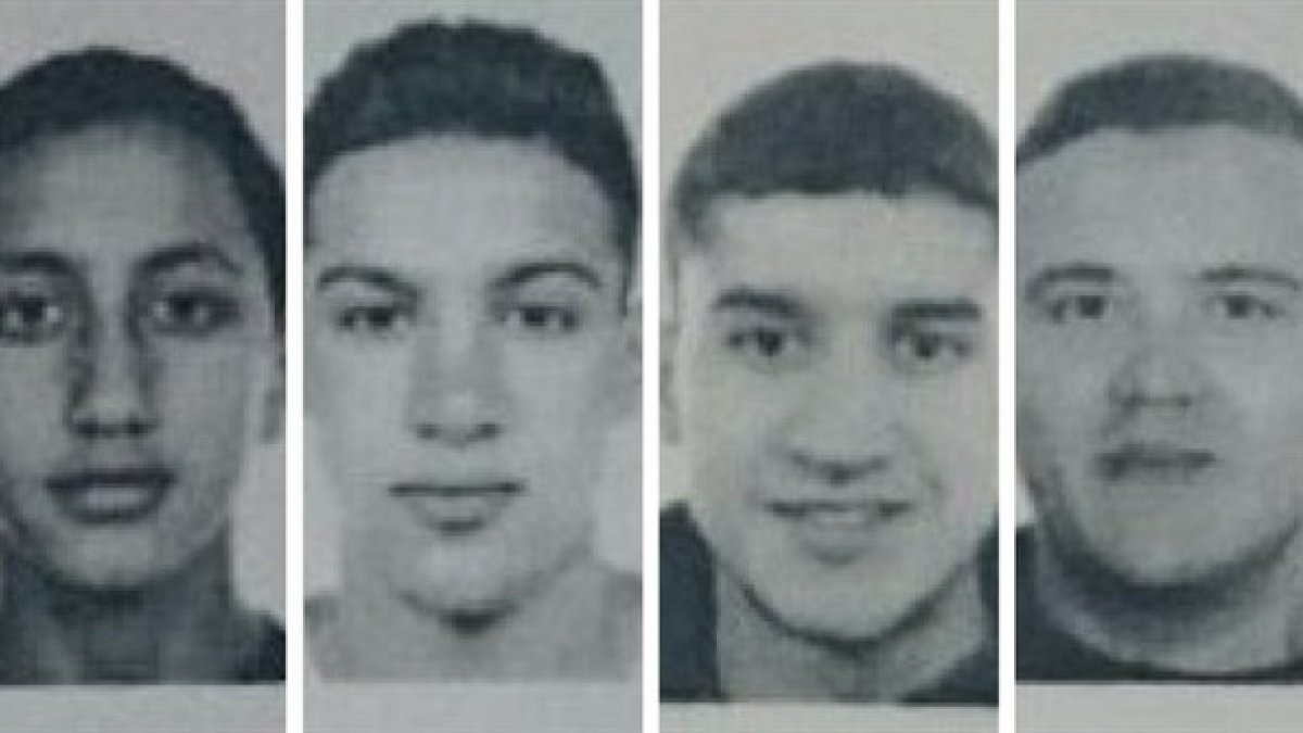 La imagen de las cuatro personas que se busca y que estarían relacionadas con los atentados.