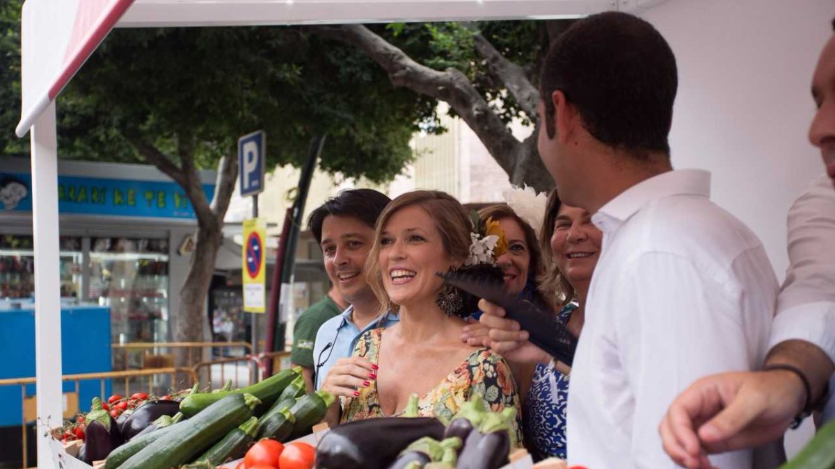 Parte de la Corporación municipal visita las diferentes áreas temáticas.